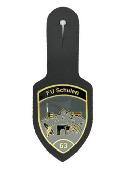 Brusttaschenanhänger FU Schulen 63