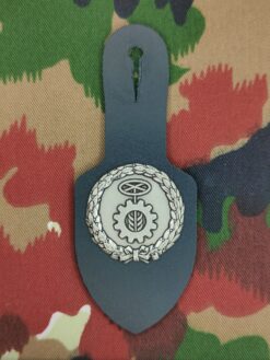 Brusttaschenanhänger Motormechaniker