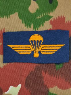 Spezialistenabzeichen Ord. 1972 Fallschirmgrenadier, Variante 2, neu