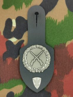 Brusttaschenanhänger Infanterist mit Spezialistenabzeichen Gefechtsordonnanz