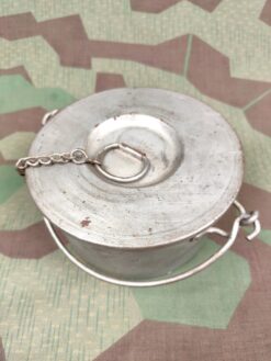 Gamelle Ord. 1875, Merker