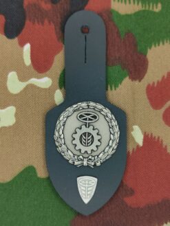 Brusttaschenanhänger Motormechaniker mit Spezialistenabzeichen Fahrer B1 / C1