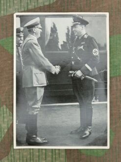 Zigarettenbild, Sammelwerk Nr. 15, Gruppe 65, Bild Nr. 029, Minister Darré begrüsst den Führer anlässlich des Erntedankfestes