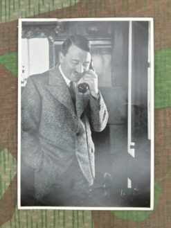 Zigarettenbild, Sammelwerk Nr. 15, Gruppe 63, Bild Nr. 129, Der Führer dankt dem Gauleiter Bürckel