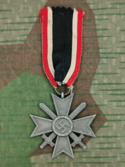 Kriegsverdienstkreuz mit Schwertern 2. Klasse 1939, mit Band
