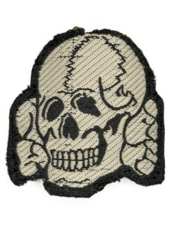 Mützenabzeichen, Totenkopf, Waffen-SS, Stoff, Variante 1, Reproduktion