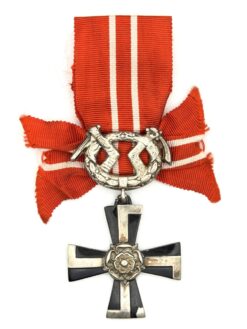 Orden des Freiheitskreuzes, 1939, 4. Klasse mit Schwertern